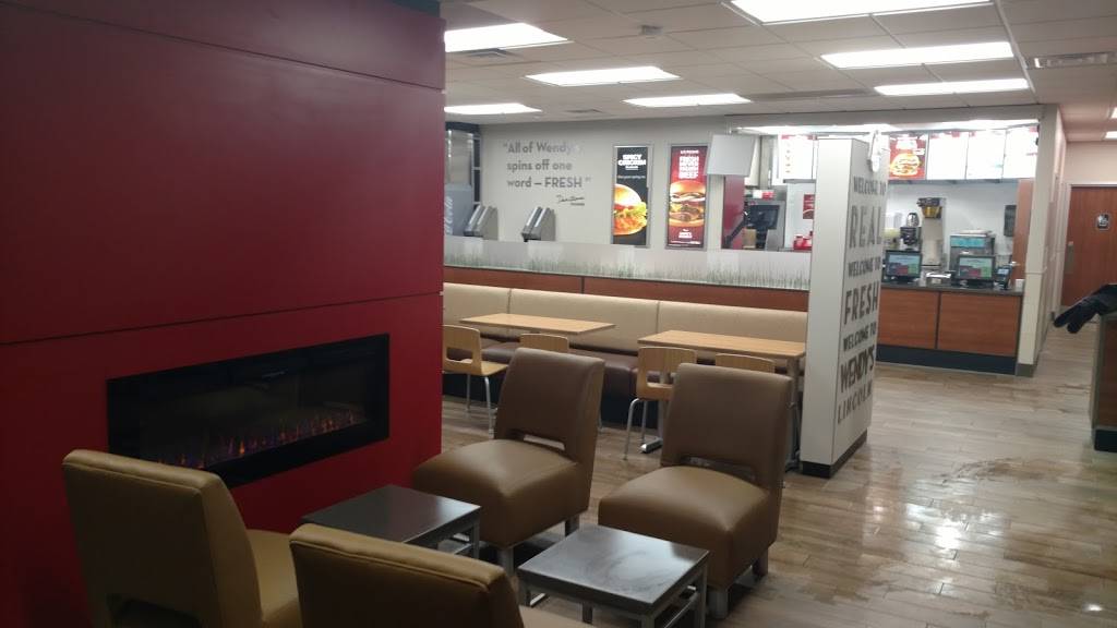 Wendys | restaurant | 2615 S 48th St, Lincoln, NE 68506, USA | 4024831700 OR +1 402-483-1700