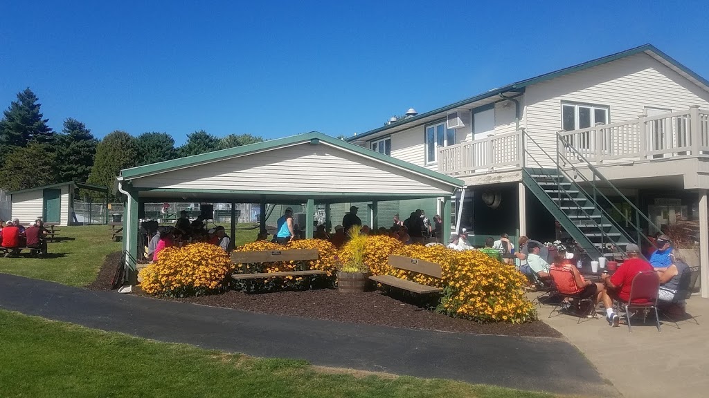 Cole Acres Golf And Supper Club | restaurant | 7617 Co Rd J, Cuba City, WI 53807, USA | 6087442476 OR +1 608-744-2476