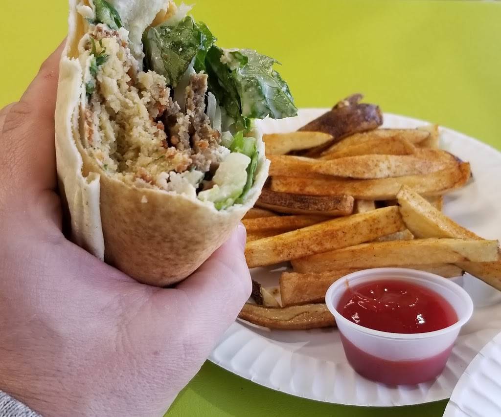 International Pocket Cafe | restaurant | 52 E Main Rd, Middletown, RI 02842, USA | 4018478900 OR +1 401-847-8900