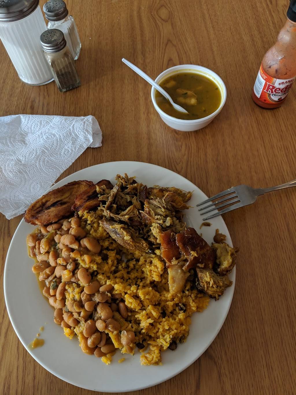 Dabenis Latin Restaurant | restaurant | 239 E Michigan St, Orlando, FL 32806, USA | 4074226888 OR +1 407-422-6888