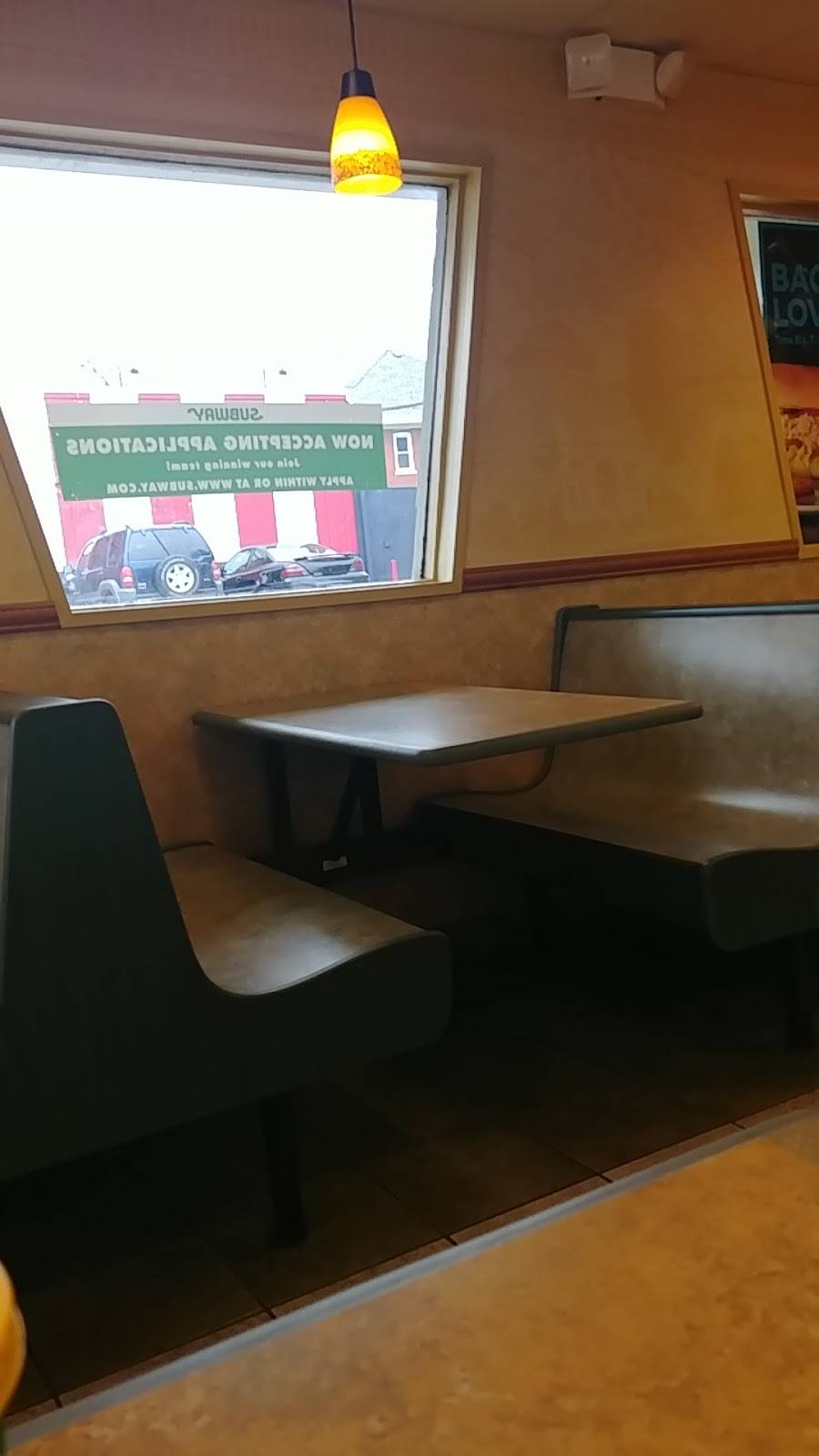 Subway | restaurant | 605 Carlyle Ave, Belleville, IL 62221, USA | 6182772200 OR +1 618-277-2200