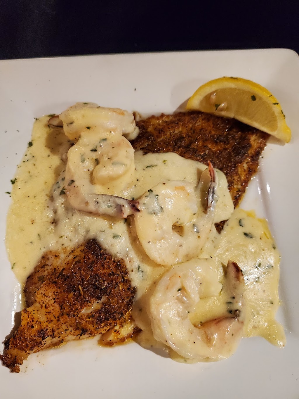 Backdraft Restaurant & Bar | restaurant | 337 Cotton Row, Cleveland, MS 38732, USA | 6628469991 OR +1 662-846-9991