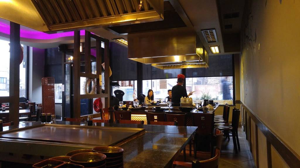 Sakura Teppanyaki & Sushi | restaurant | 730 W Diversey Pkwy, Chicago, IL 60614, USA | 7732482882 OR +1 773-248-2882