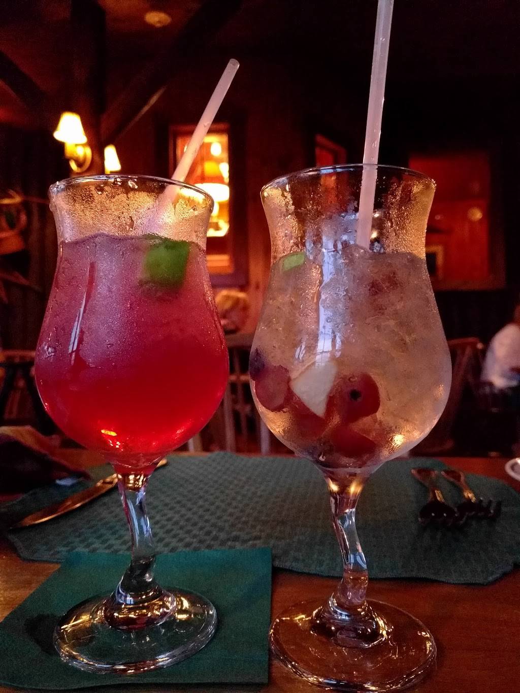 Rainbow Grille & Tavern | restaurant | 609 Beach Rd, Pittsburg, NH 03592, USA | 6035389556 OR +1 603-538-9556