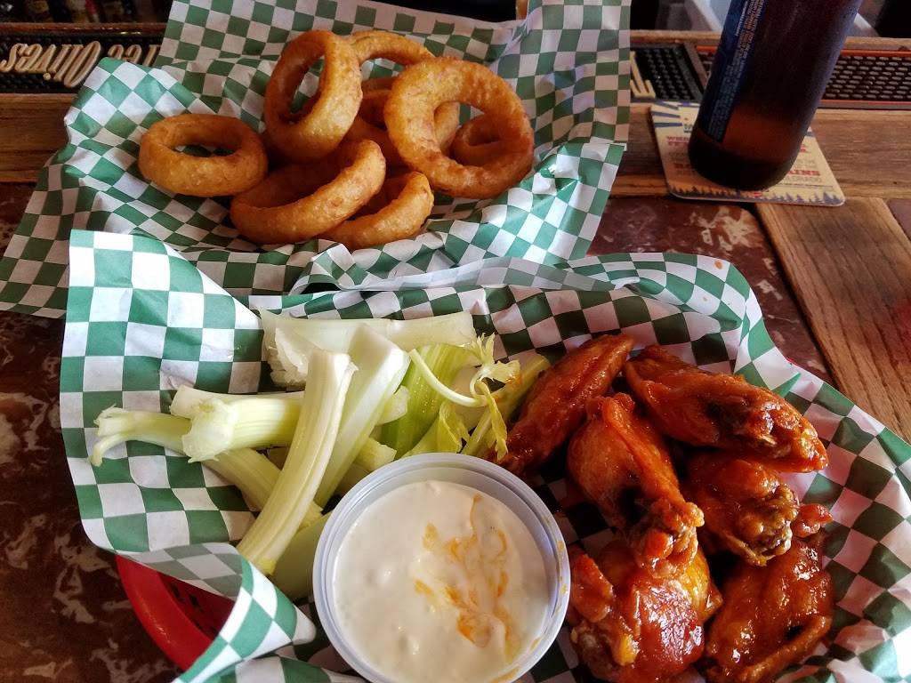 Majestic Saloon | restaurant | 3140 S Parker Rd, Aurora, CO 80014, USA | 3036954478 OR +1 303-695-4478