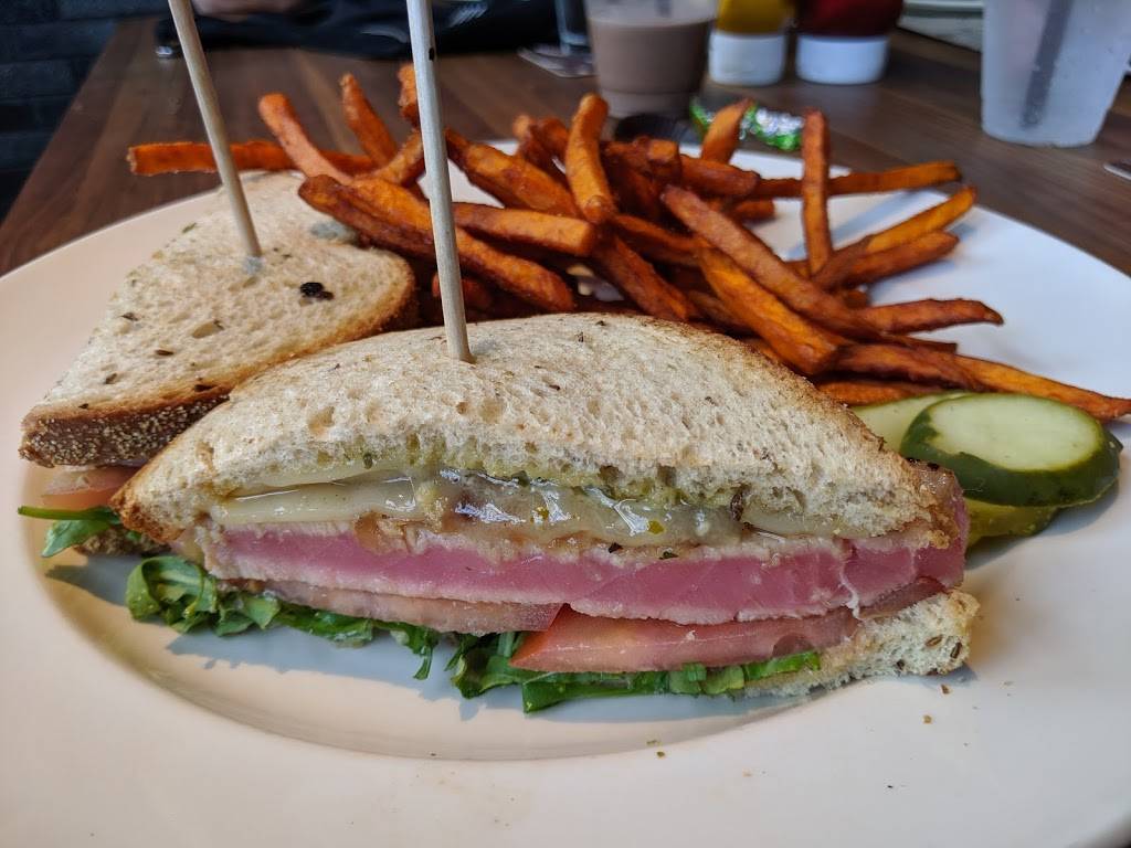 Yard House | restaurant | 950 W Big Beaver Rd, Troy, MI 48084, USA | 2482730126 OR +1 248-273-0126