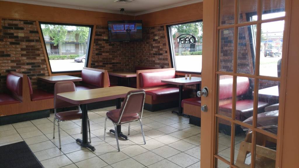 Aurora Coney Island | restaurant | 23671 W Seven Mile Rd, Detroit, MI 48219, USA | 3135432604 OR +1 313-543-2604