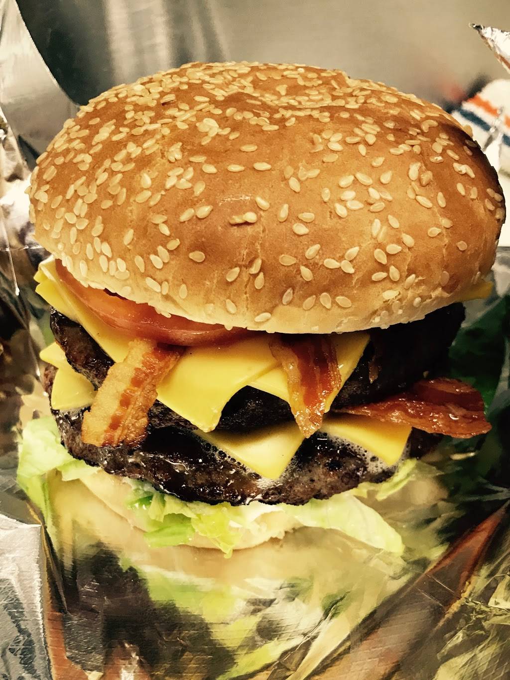 Happys Pizza | meal delivery | 21400 Hall Rd, Clinton Twp, MI 48038, USA | 5864680000 OR +1 586-468-0000