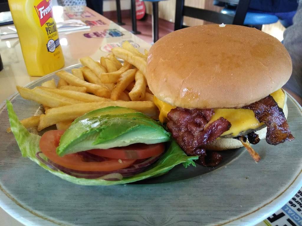 Hangar One Cafe | cafe | 4200 Walden Weaver Rd, Hemet, CA 92545, USA | 9517665460 OR +1 951-766-5460