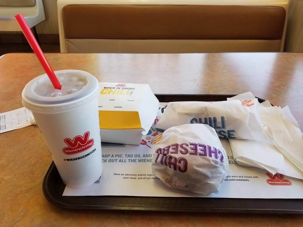 Wienerschnitzel | restaurant | 2900 Standiford Ave, Modesto, CA 95350, USA | 2095211111 OR +1 209-521-1111