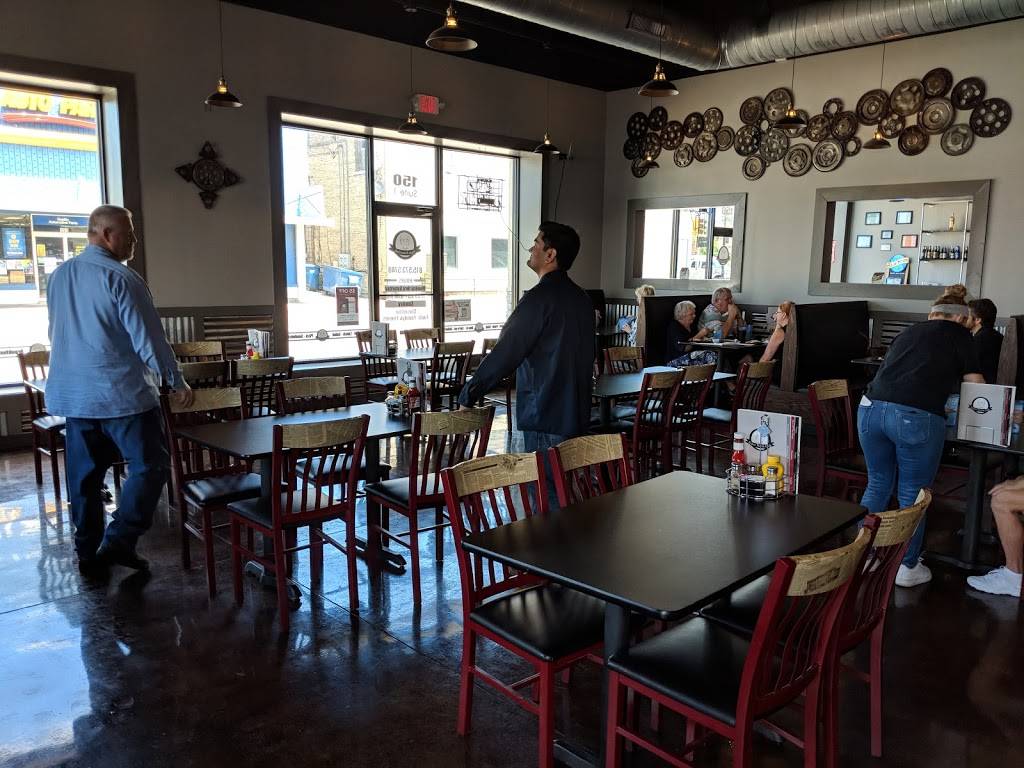 Papis Pizza Cafe | restaurant | 150 E Station St, Kankakee, IL 60901, USA | 8155735740 OR +1 815-573-5740