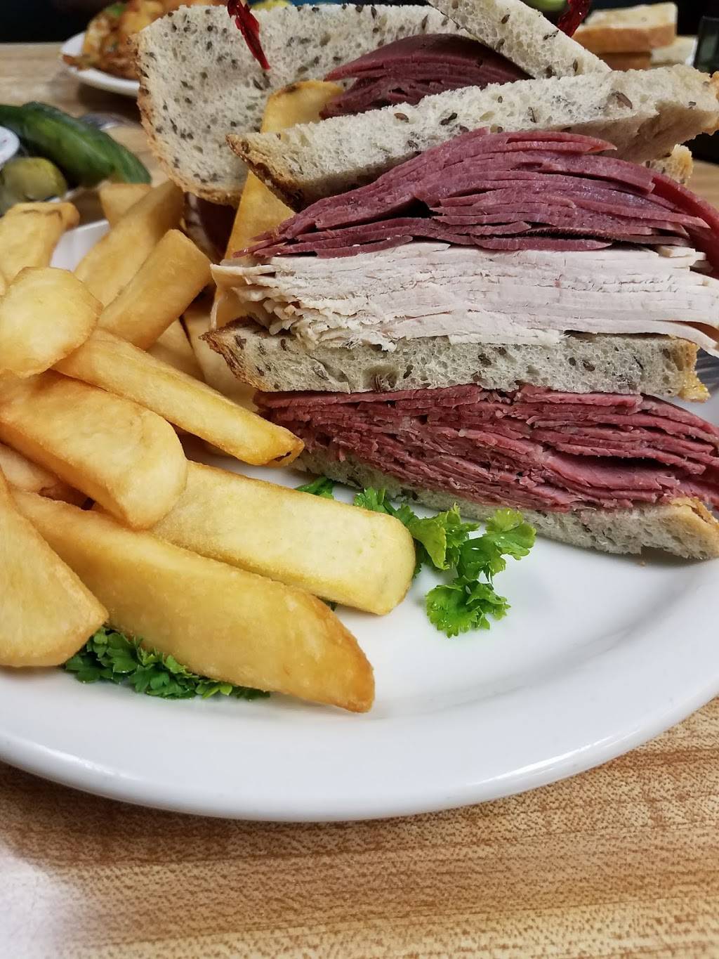 Morts Deli Tarzana | restaurant | 18452 Clark St, Tarzana, CA 91356, USA | 8183453700 OR +1 818-345-3700