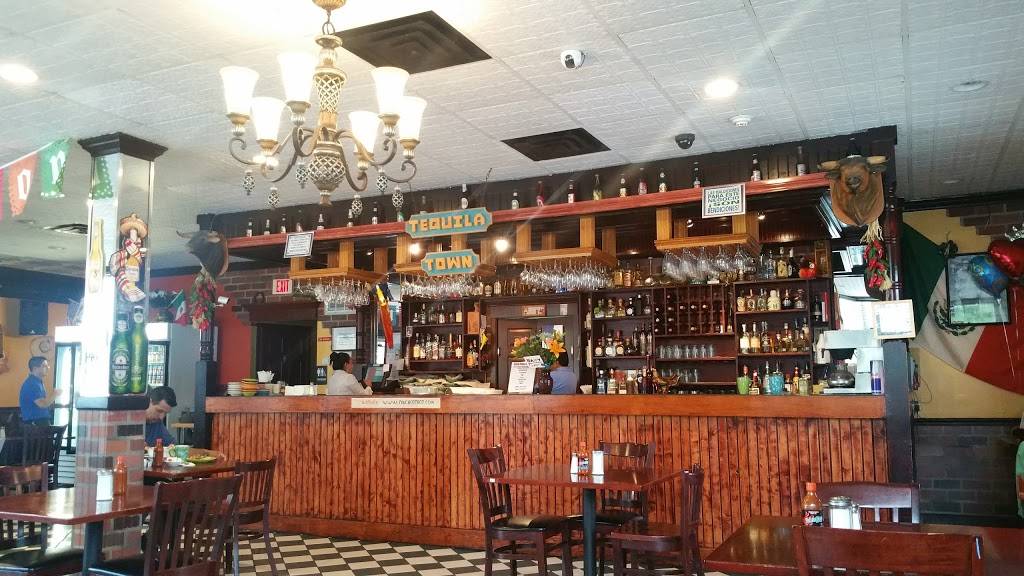 Panchos Tacos | restaurant | 145 White St, Danbury, CT 06810, USA | 2037900900 OR +1 203-790-0900