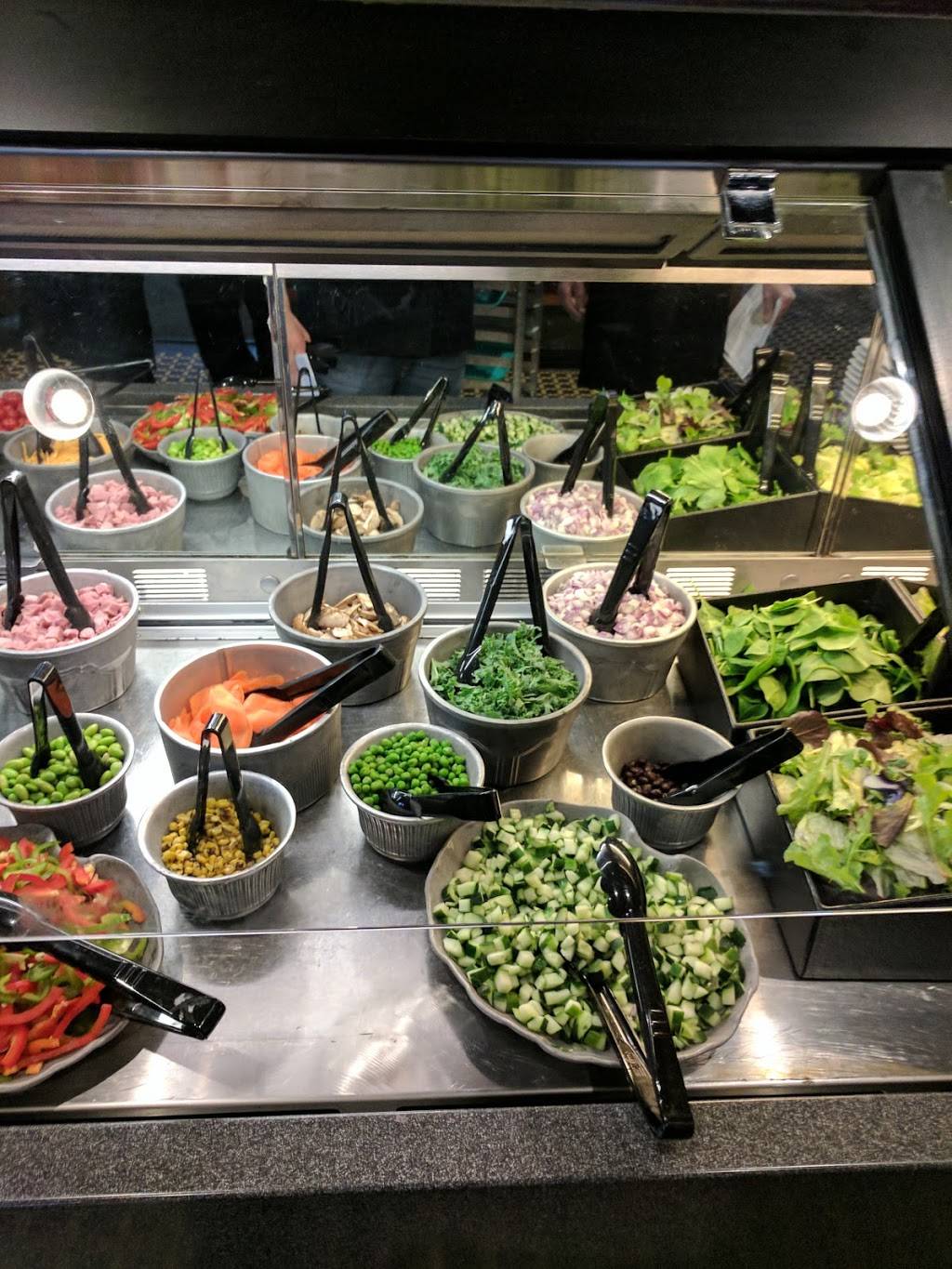 Ruby Tuesday | restaurant | 6061 Far Hills Ave, Centerville, OH 45459, USA | 9374329655 OR +1 937-432-9655