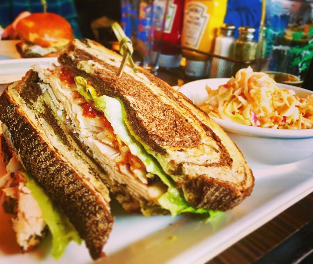 Cagneys | restaurant | 214 Washington St, Quincy, MA 02169, USA | 6178473940 OR +1 617-847-3940