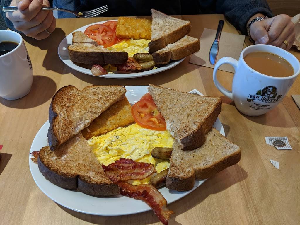 A&W Canada | restaurant | 183 Boul Hymus, Pointe-Claire, QC H9R 1E9, Canada | 5146935577 OR +1 514-693-5577