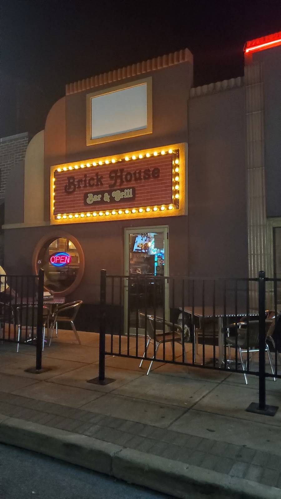 Brickhouse Bar & Grill | restaurant | 230 Main St, Hobart, IN 46342, USA | 2199421670 OR +1 219-942-1670