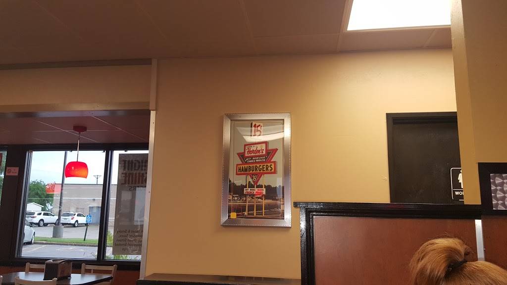 Hardees | restaurant | 704 S Grand Ave, Spencer, IA 51301, USA | 7122625988 OR +1 712-262-5988