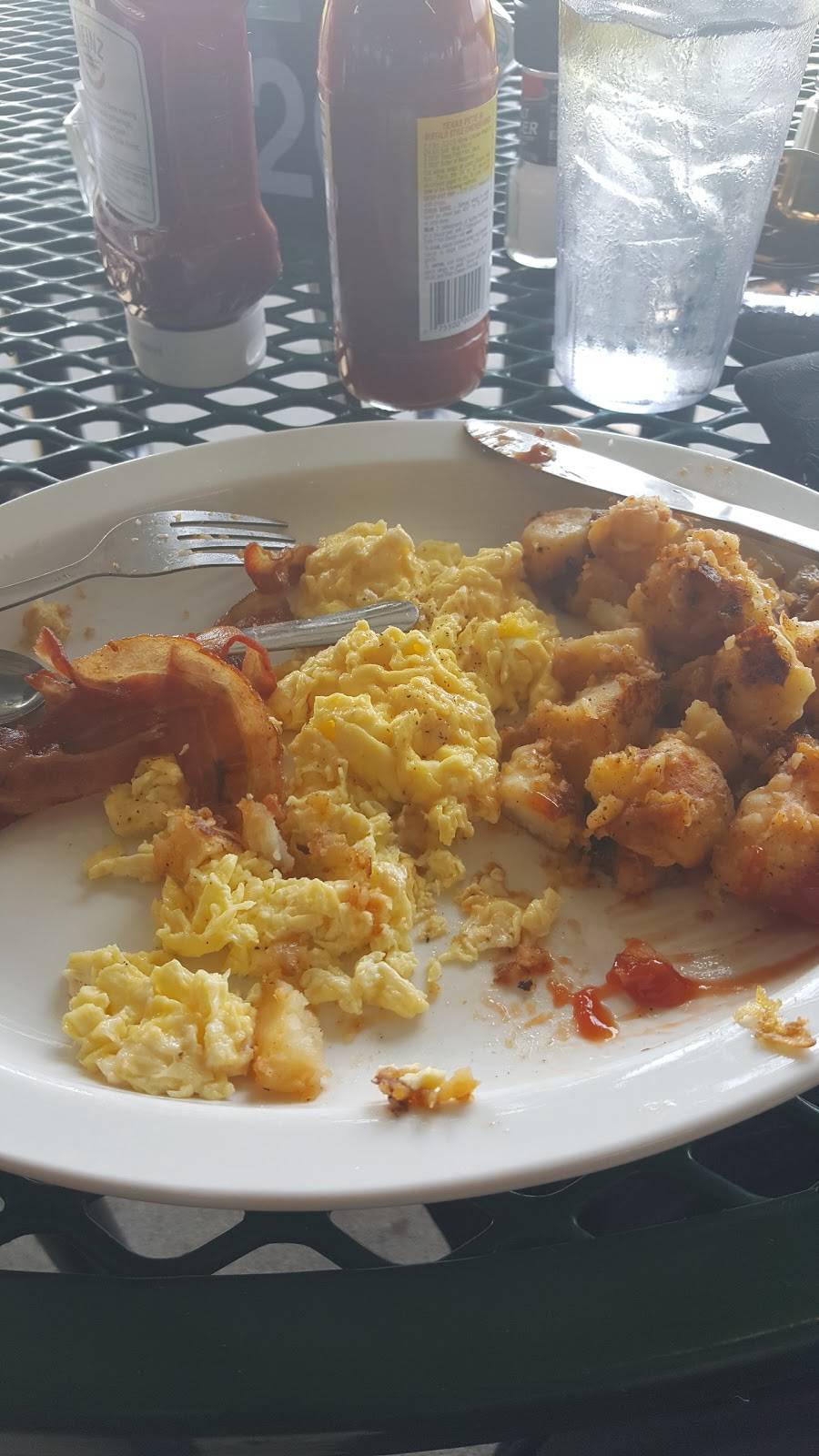 Elis Oceanfront Cafe | restaurant | 201 74th Ave N Suite 1, Myrtle Beach, SC 29572, USA | 8436925151 OR +1 843-692-5151