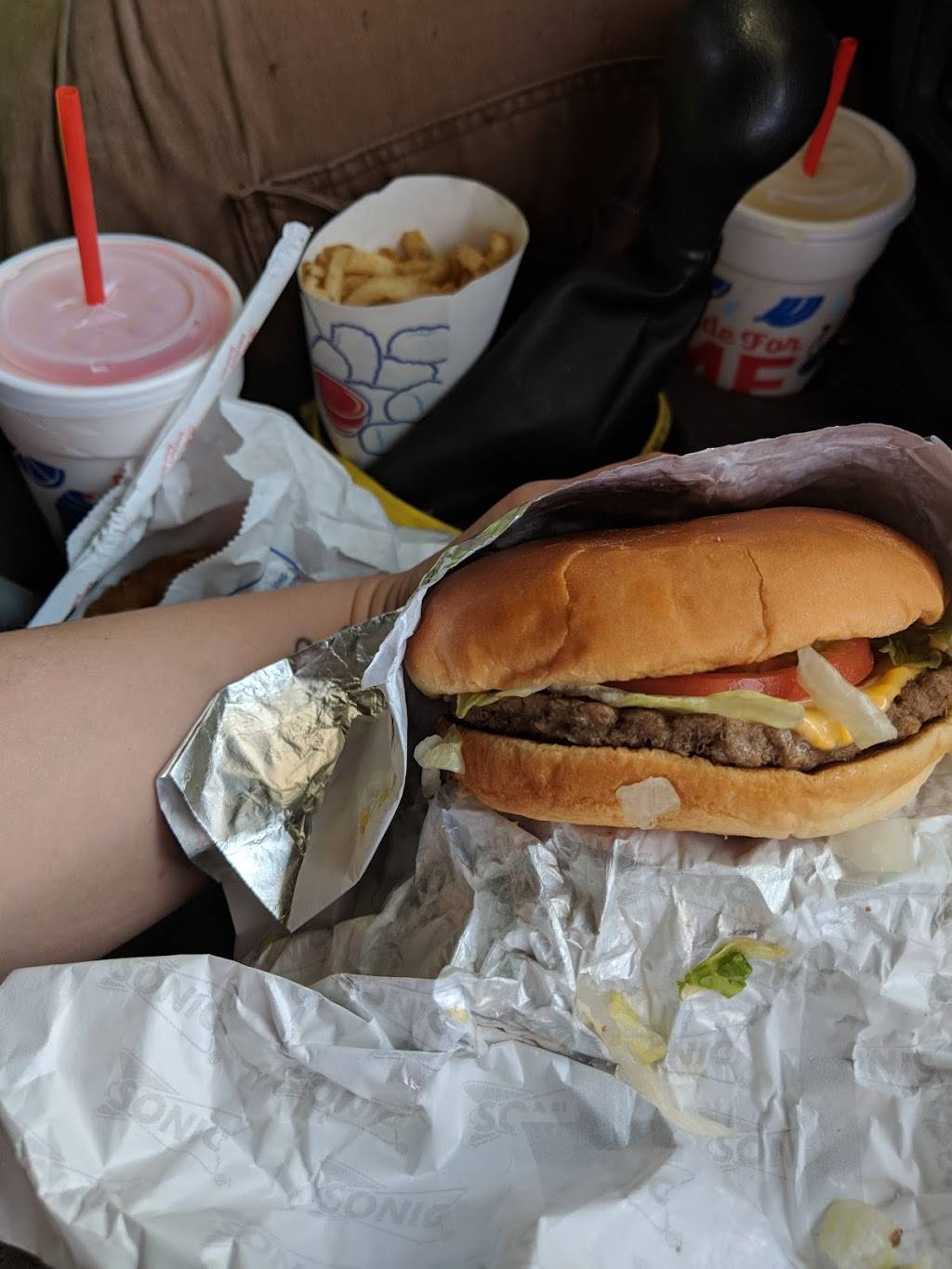 Sonic Drive-In | restaurant | 26046 116th Ave SE, Kent, WA 98030, USA | 2538520579 OR +1 253-852-0579