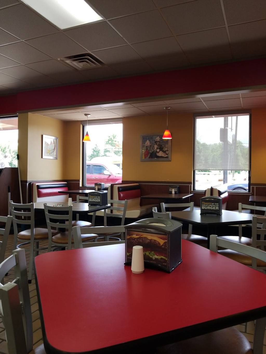 Hardees | restaurant | 1950 Lee Hwy, Bristol, VA 24201, USA | 2764662711 OR +1 276-466-2711