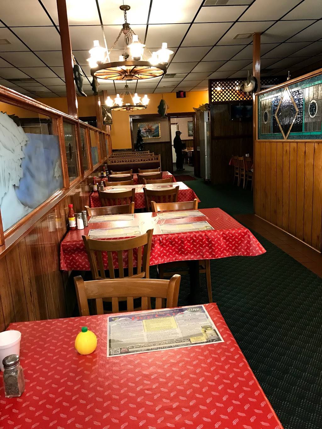 Captain Bills Seafood & Steak Restaurant | restaurant | 6108 W Market St, Greensboro, NC 27409, USA | 3368525162 OR +1 336-852-5162