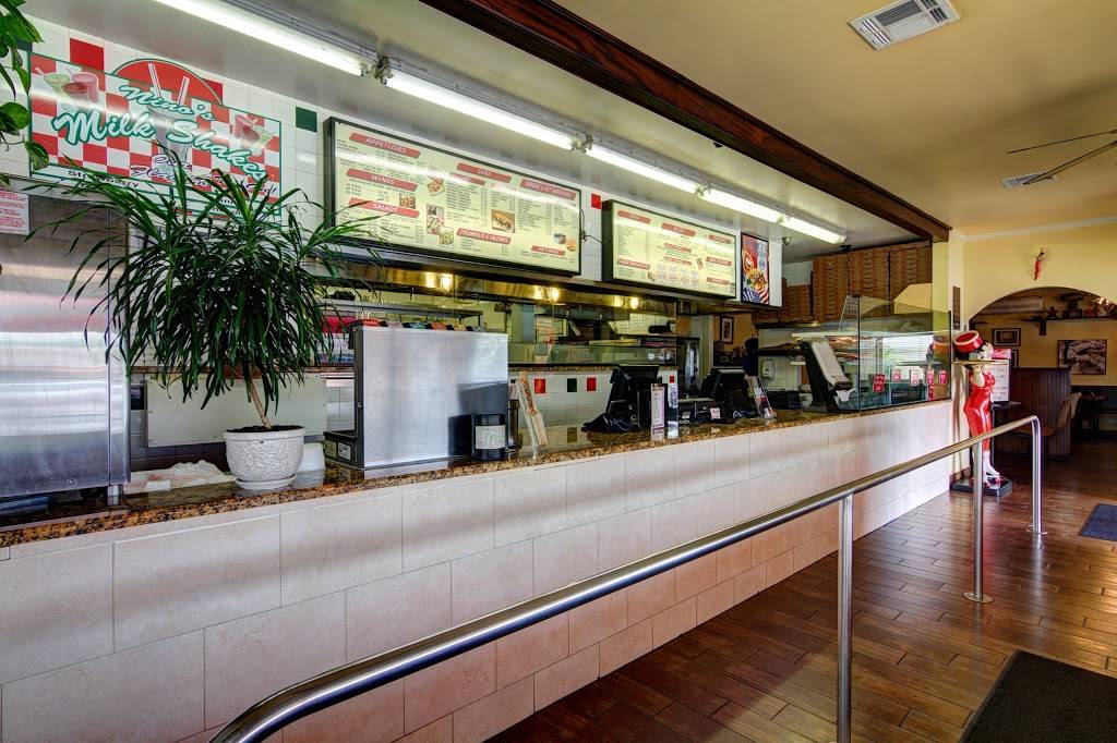 Ninos Corner Italian Restaurant & Pizzeria | restaurant | 4236 20th St, Vero Beach, FL 32960, USA | 7725620276 OR +1 772-562-0276