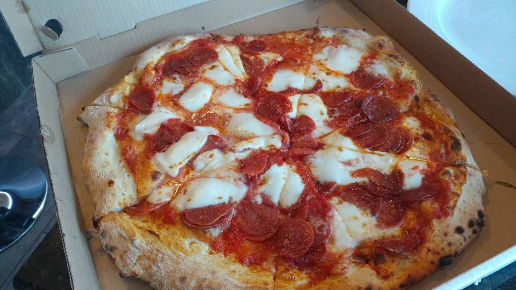 Matteos Pizza | restaurant | 1621 S Gaffey St, San Pedro, CA 90731, USA | 3109357979 OR +1 310-935-7979