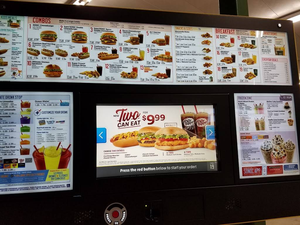 Sonic Drive-In | restaurant | 2000 N Dirksen Pkwy, Springfield, IL 62702, USA | 2177891000 OR +1 217-789-1000