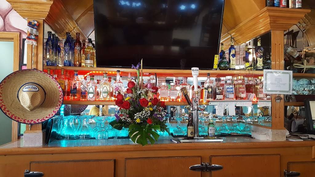 Puerto Escondido | restaurant | 509 N Chicago St, Joliet, IL 60432, USA | 8157275150 OR +1 815-727-5150