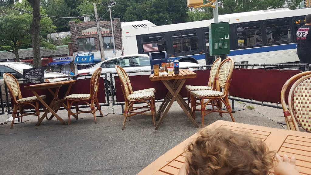 Salvatores | restaurant | 3738 Riverdale Ave, Bronx, NY 10463, USA | 7185487499 OR +1 718-548-7499