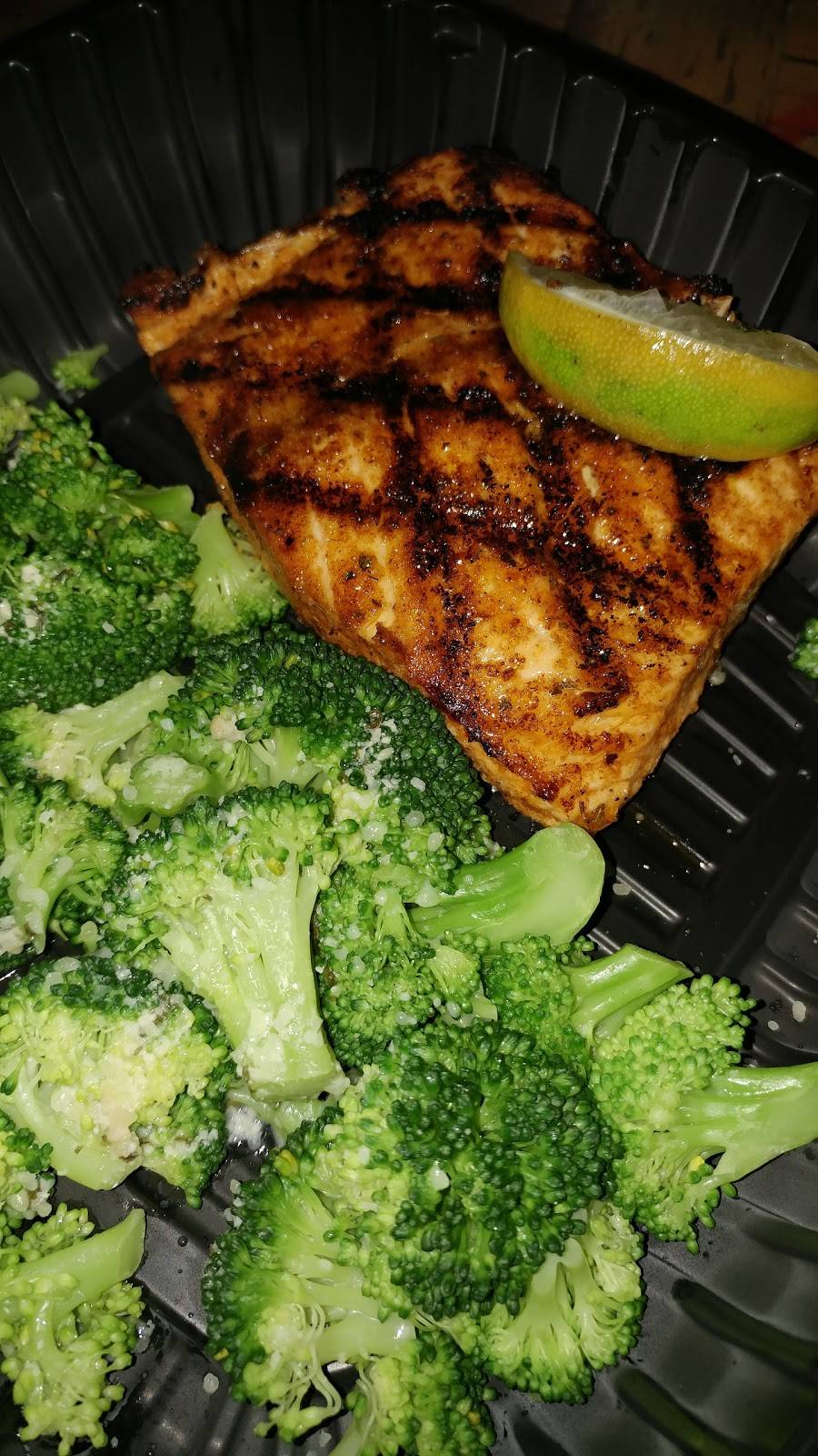 Hurricane Grill & Wings | restaurant | 3345 Hempstead Turnpike, Levittown, NY 11756, USA | 5165209464 OR +1 516-520-9464