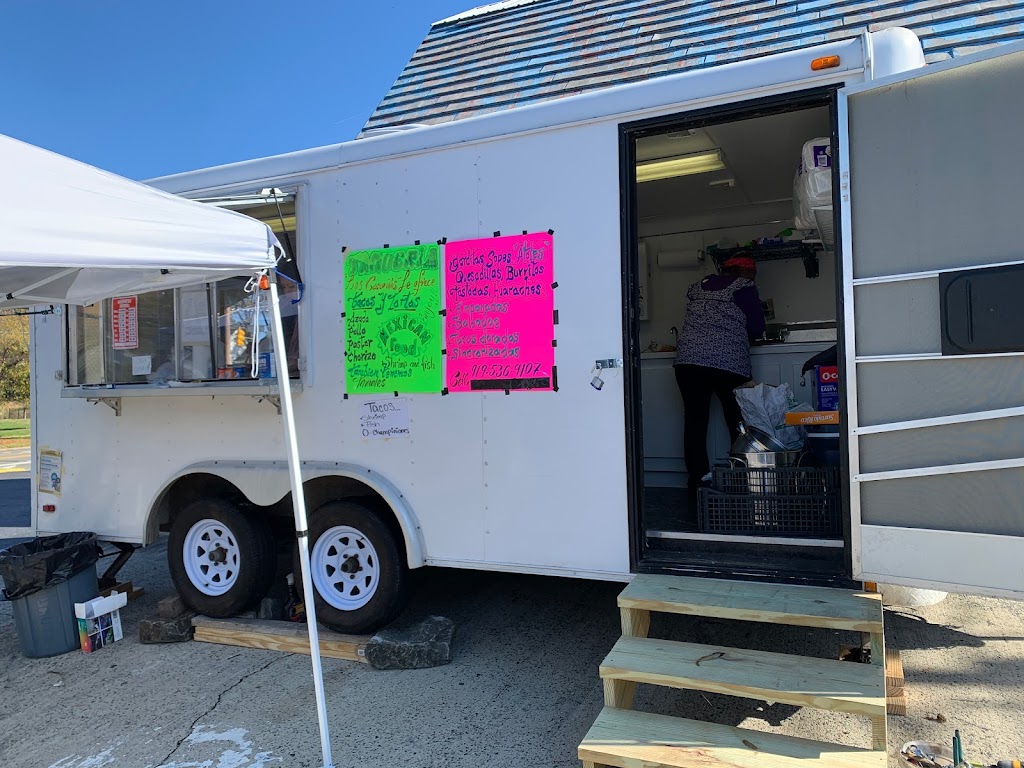 Taqueria Los Canarios | restaurant | 403 W Trinity Ave, Durham, NC 27701, USA | 9195369107 OR +1 919-536-9107