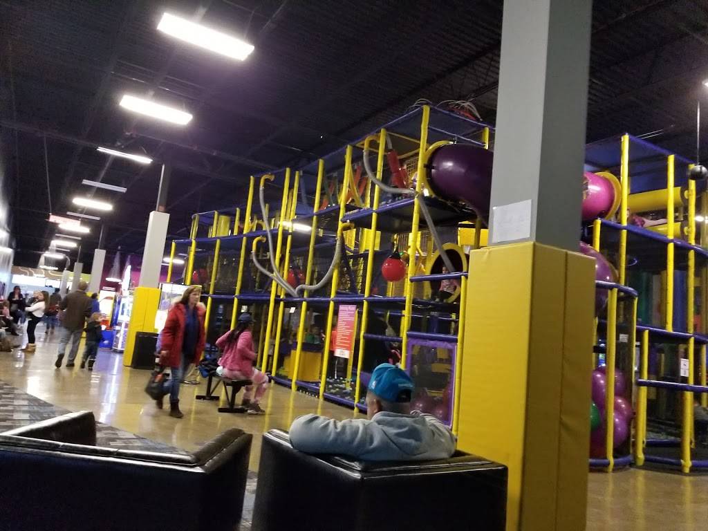 Make Believe Family Fun Center | restaurant | 8303 Day Dr, Parma, OH 44129, USA | 4403855500 OR +1 440-385-5500