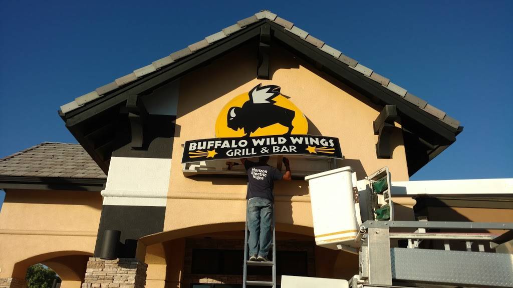 Buffalo Wild Wings | meal takeaway | 10015 Coors Blvd NW, Albuquerque, NM 87114, USA | 5059229464 OR +1 505-922-9464