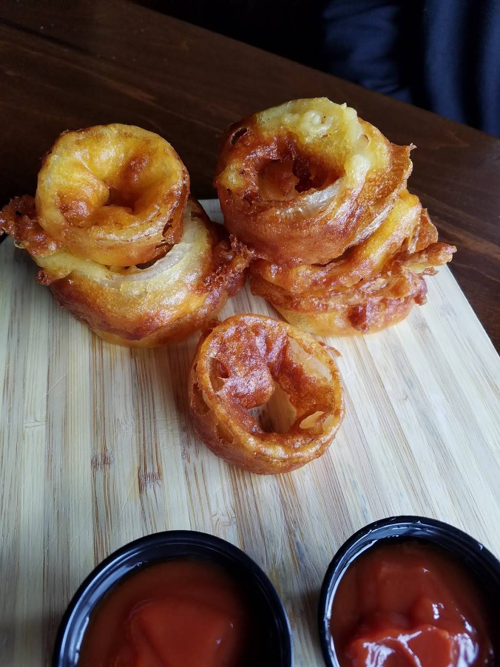 Molly Malones Irish Pub St. Matthews | restaurant | 3900 Shelbyville Rd, St Matthews, KY 40207, USA | 5028822222 OR +1 502-882-2222