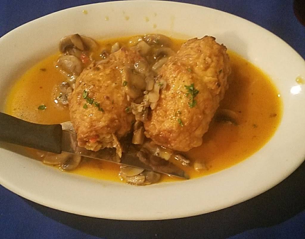 The Gallery Four Italian Restaurant & Pizzeria | restaurant | 93 Broadway, Lynbrook, NY 11563, USA | 5165932539 OR +1 516-593-2539