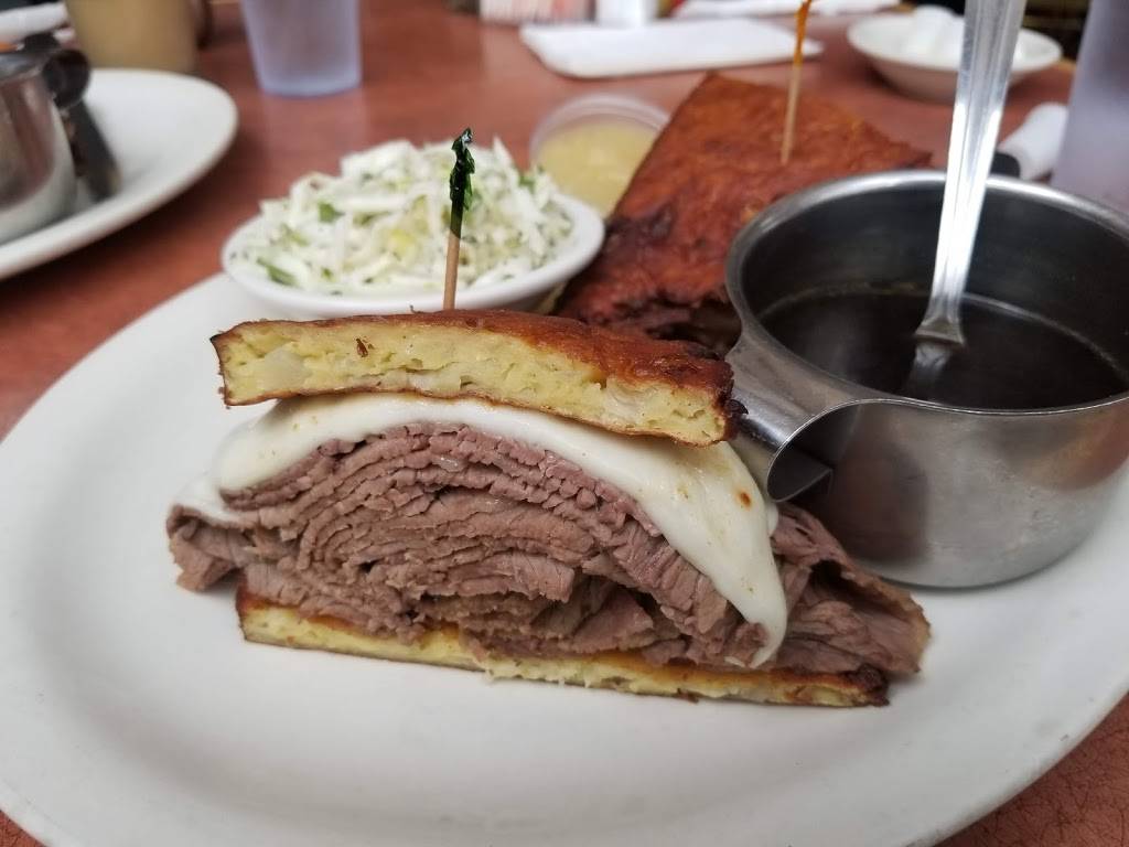 Harolds New York Deli | restaurant | 10 Polito Ave, Lyndhurst, NJ 07071, USA | 2019352600 OR +1 201-935-2600