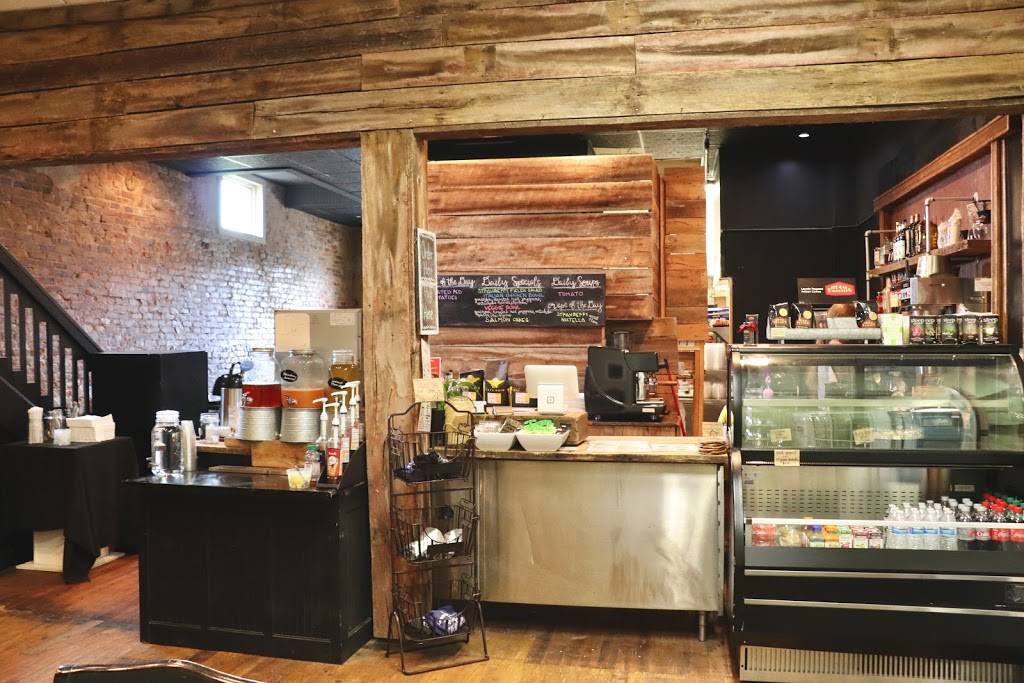 The Back Room Bistro | restaurant | 39 W Broad St, Cookeville, TN 38501, USA | 9318818915 OR +1 931-881-8915