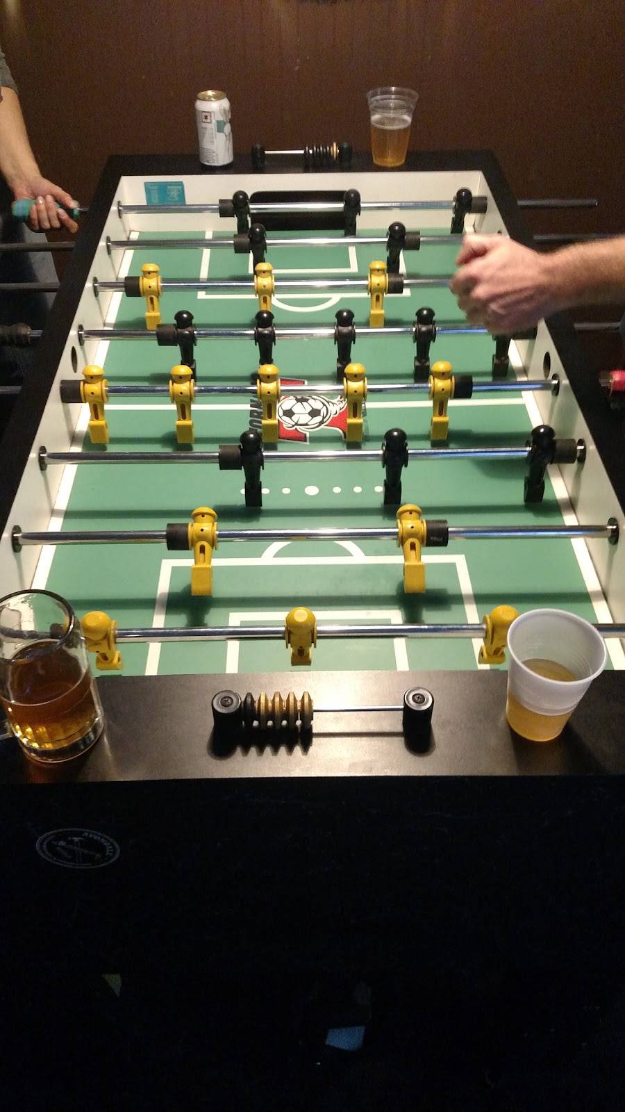 Moes Tavern | restaurant | 2937 N Milwaukee Ave, Chicago, IL 60618, USA | 7732272937 OR +1 773-227-2937