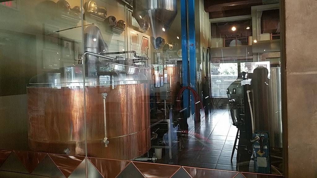 Mistys Steakhouse and Brewery | night club | 200 N 11th St, Lincoln, NE 68508, USA | 4024767766 OR +1 402-476-7766