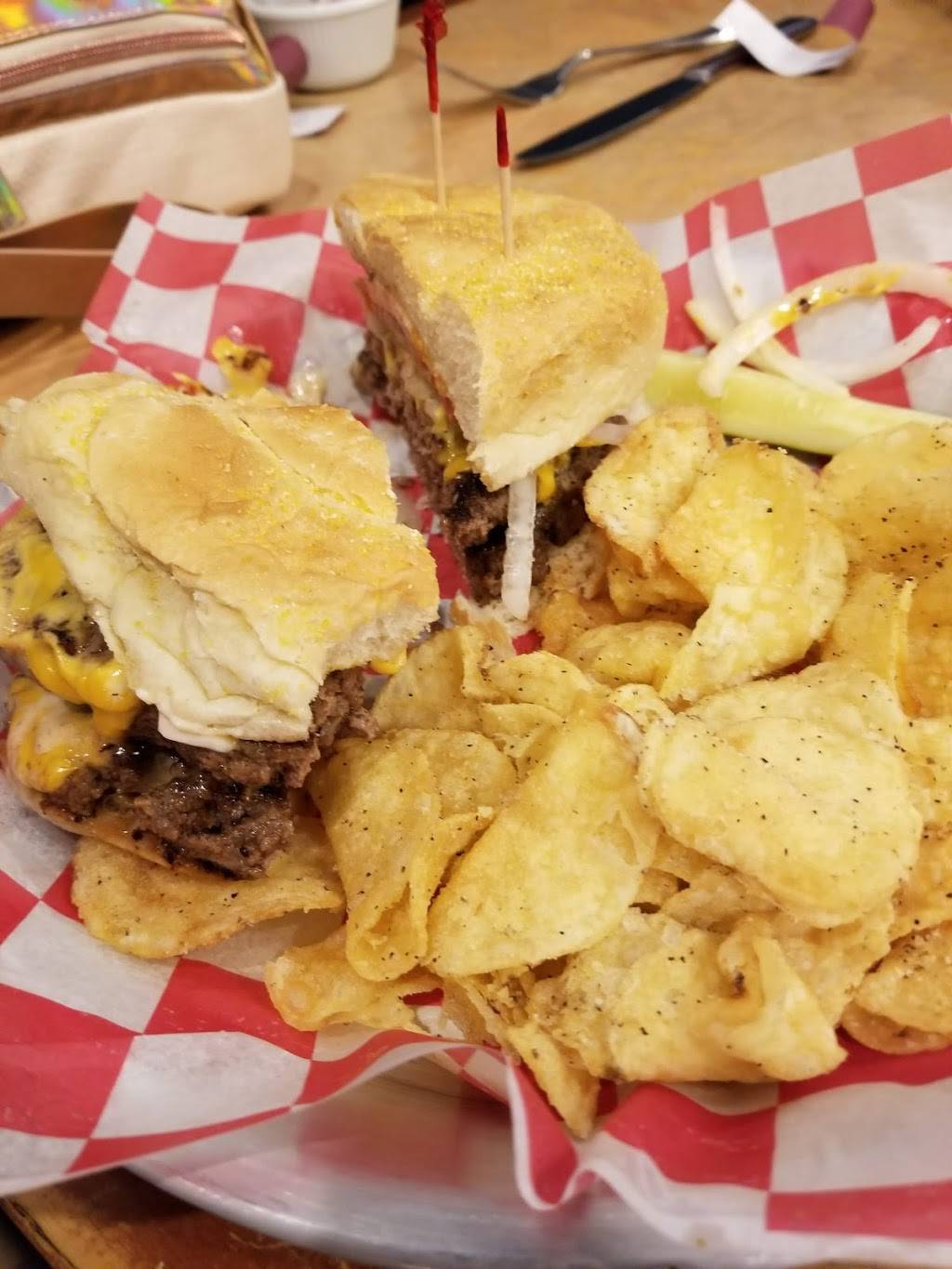 ZooCity Beastro | restaurant | 5222 Portage Rd, Portage, MI 49002, USA | 2698882074 OR +1 269-888-2074