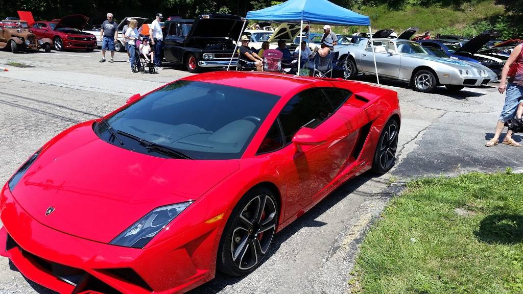 The Hangar | restaurant | 500 Flaugherty Run Rd, Coraopolis, PA 15108, USA | 7244579630 OR +1 724-457-9630