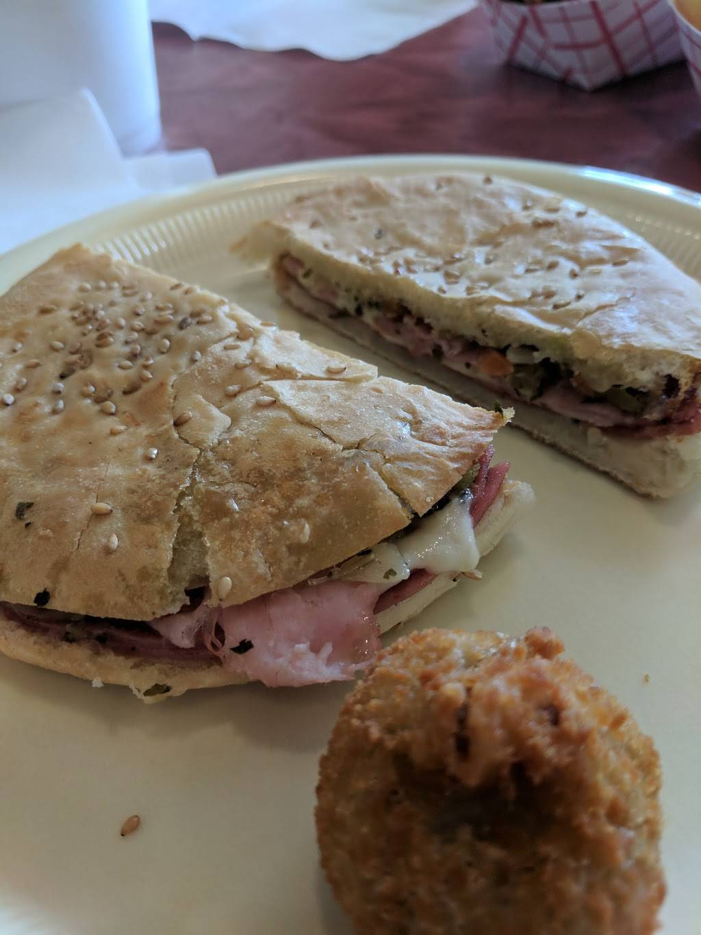 Jazz Daddys Poboys | restaurant | 17221 Jefferson Hwy, Baton Rouge, LA 70817, USA | 2257512215 OR +1 225-751-2215