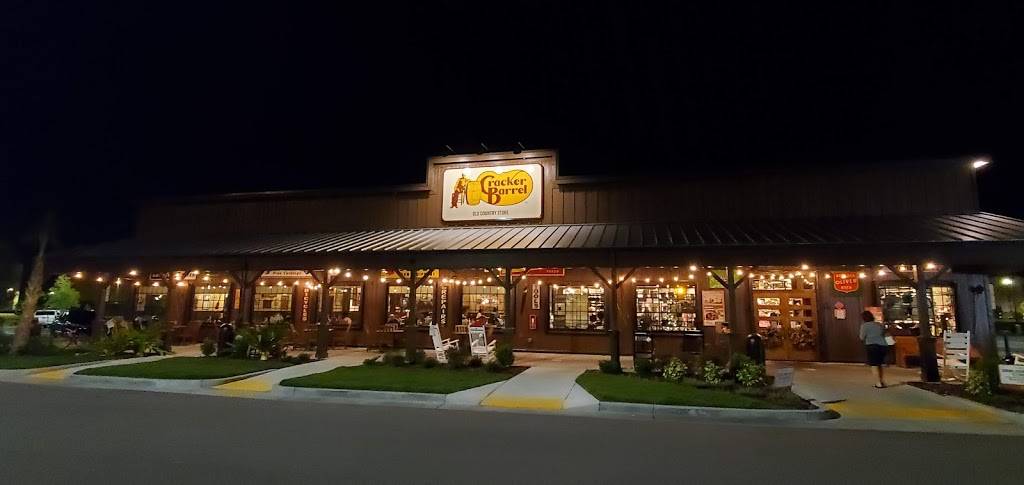 Cracker Barrel Old Country Store | restaurant | 9370 Theater Dr, Gibsonton, FL 33534, USA | 8137412744 OR +1 813-741-2744