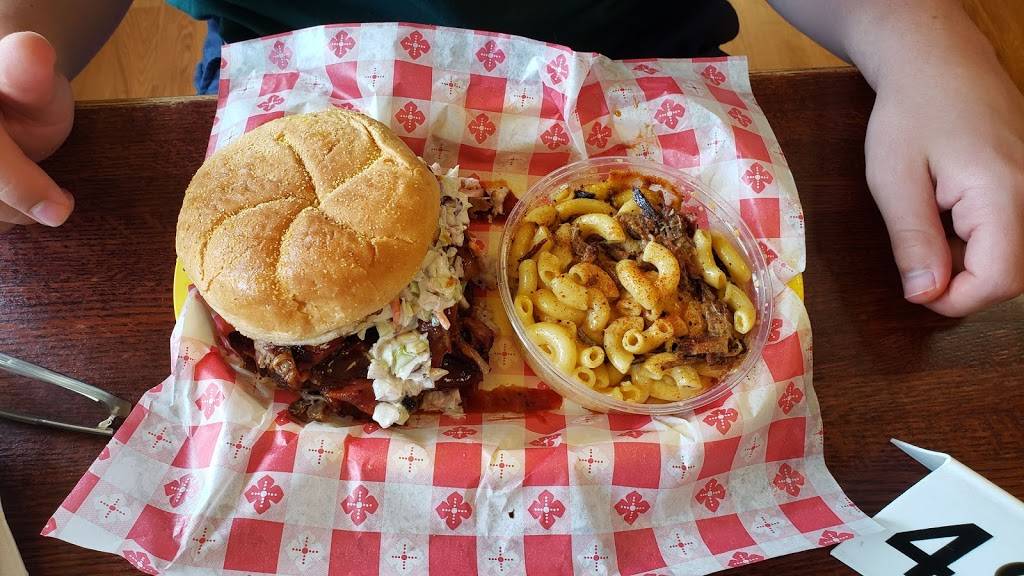 Carrol Lous Smokehouse | restaurant | 2612 N Martin Luther King Jr Dr, Decatur, IL 62526, USA | 2175427275 OR +1 217-542-7275