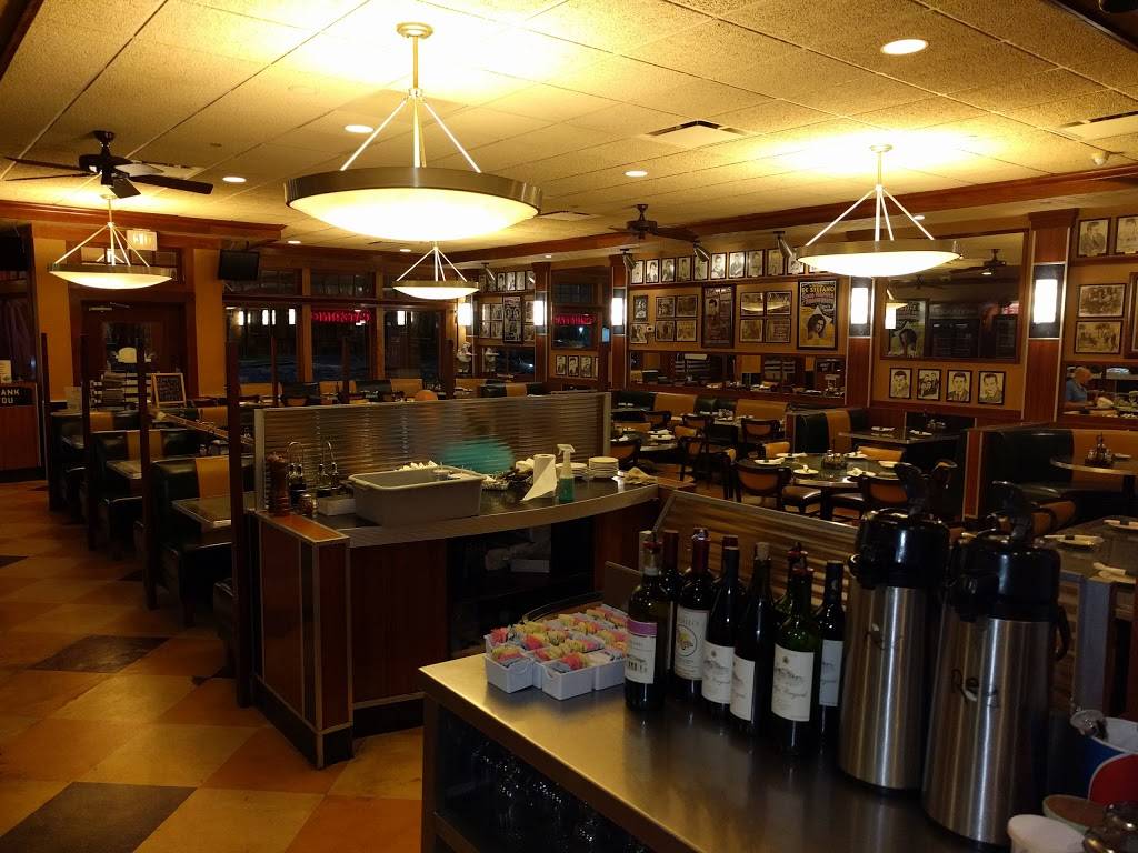 Mamas Brick Oven Pizzeria | restaurant | 2421, 586 Veterans Memorial Hwy, Hauppauge, NY 11788, USA | 6313604343 OR +1 631-360-4343