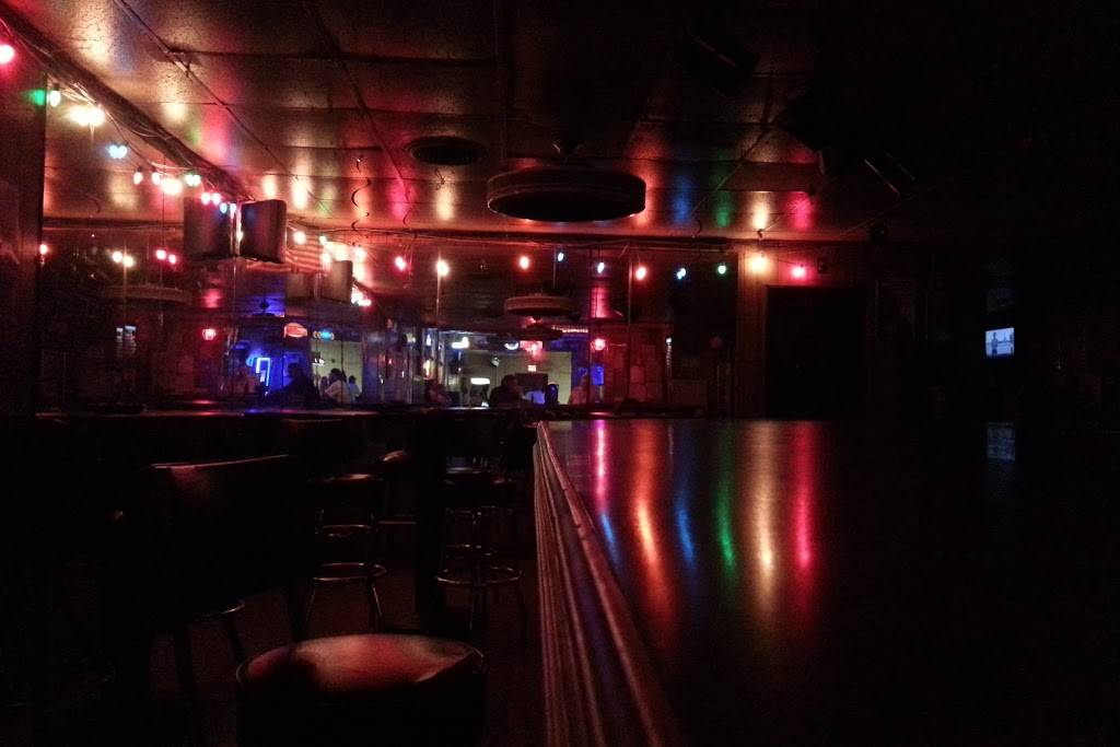 Danielas Bar And Grill | restaurant | 12 E Thompson Ln, Nashville, TN 37211, USA | 6159150672 OR +1 615-915-0672