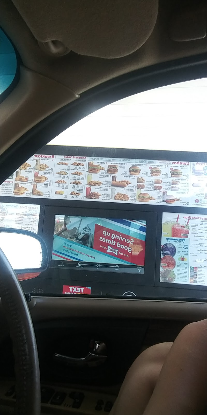 Sonic Drive-In | restaurant | 1810 S San Jacinto Ave, San Jacinto, CA 92583, USA | 9517653003 OR +1 951-765-3003