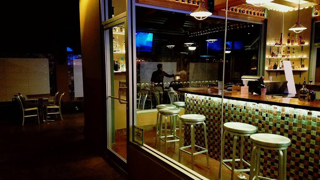 El Gato Negro - Lakeview | restaurant | 300 Harrison Ave, New Orleans, LA 70124, USA | 5044880107 OR +1 504-488-0107